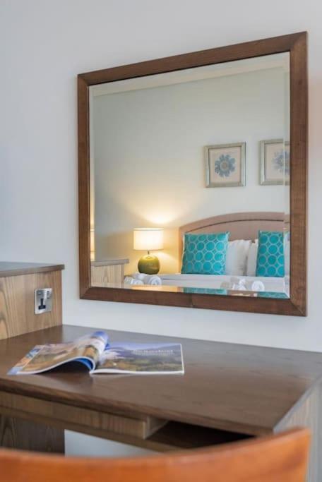 Marvelous Private Beach Apartment In Palm Dubai Within Anantara 5 Star Resort Екстер'єр фото